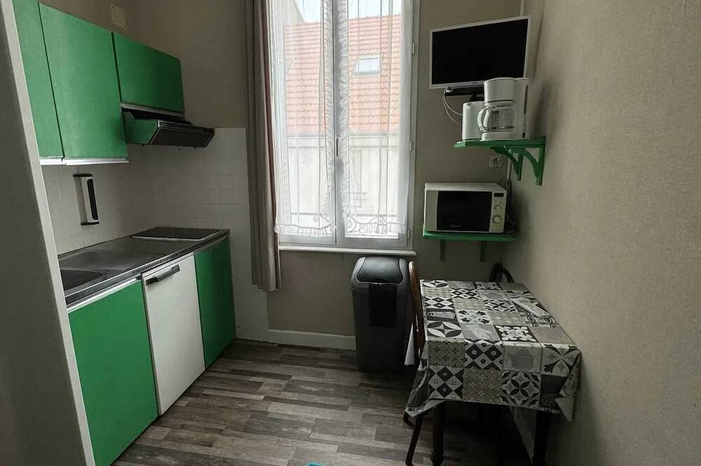 Apartamento entero, Homerez - Estudio Néris-les-Bains in Néris-les-Bains, Región de Montluçon