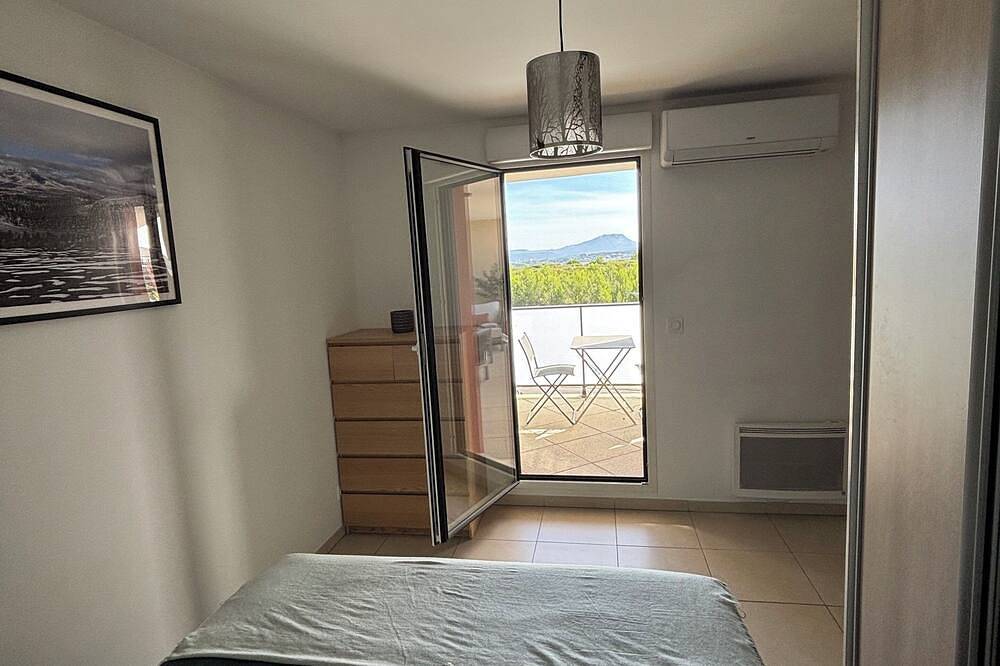 Ganze Wohnung, 45m2 T2 apartment with large terrace overlooking Sainte Victoire in Aix-en-Provence, Aix-en-Provence und Umgebung