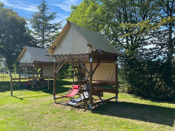 Glamping Sainte Suzanne  - Tente 2 personnes - Tente Bivouac - sanitaires communs in Le Ribay, Mayenne
