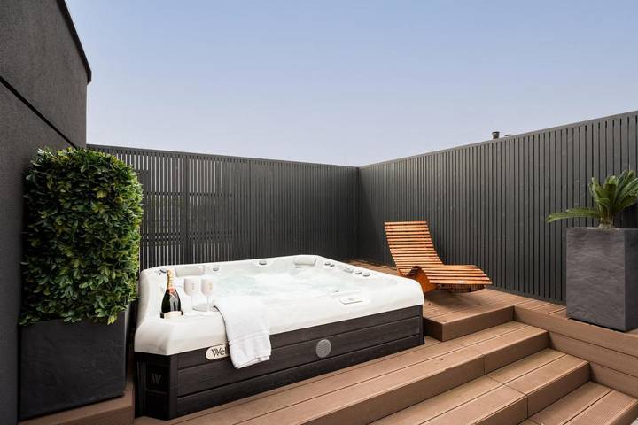 Ferienwohnung für 2 Personen, mit Ausblick und Garten sowie Pool, mit Haustier in Warschau