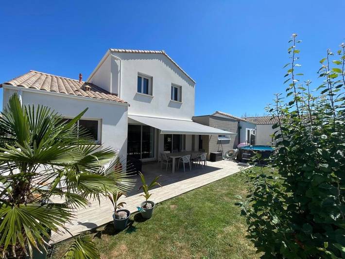 Maison de vacances pour 8 personnes, avec Terrasse et Jardin ainsi que Bassin pour enfant et Piscine à Givrand