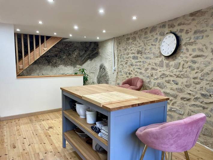 Location de vacances pour 6 personnes, avec terrasse et jacuzzi à Blesle - 4