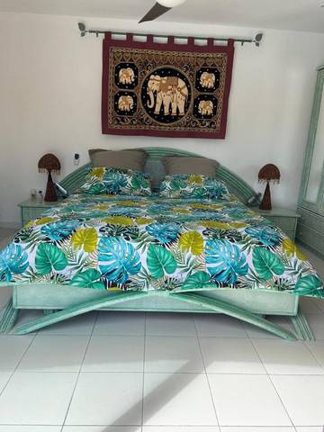 Chambre d’hôte pour 2 personnes, avec jardin et piscine ainsi que vue et terrasse à Montauroux