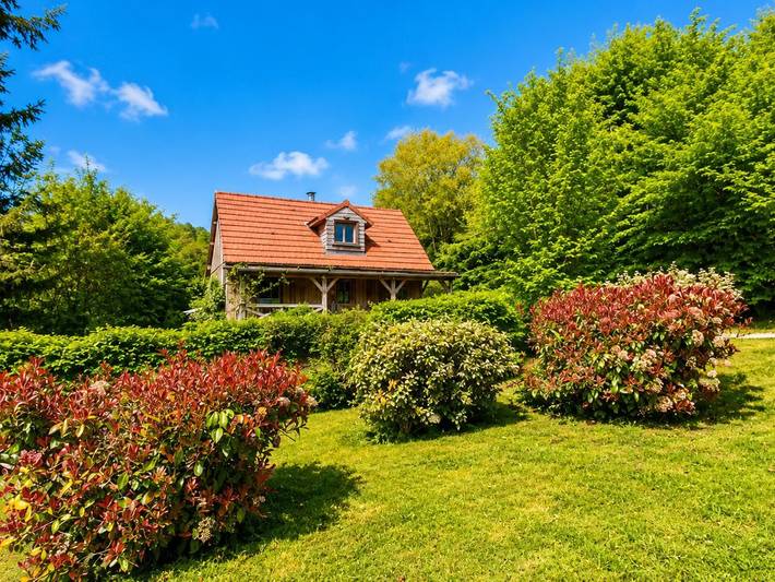Holzchalet am Crescent See - 6-7 Pers., rustikaler Charme & moderner Komfort in Marigny-l'Église, Naturpark Morvan