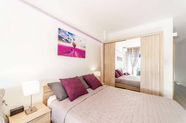 Appartement entier, L'Ascot - Appartement à 300m des plages, vue hippodrome in Cagnes-sur-Mer, Côte méditerranéenne (France)