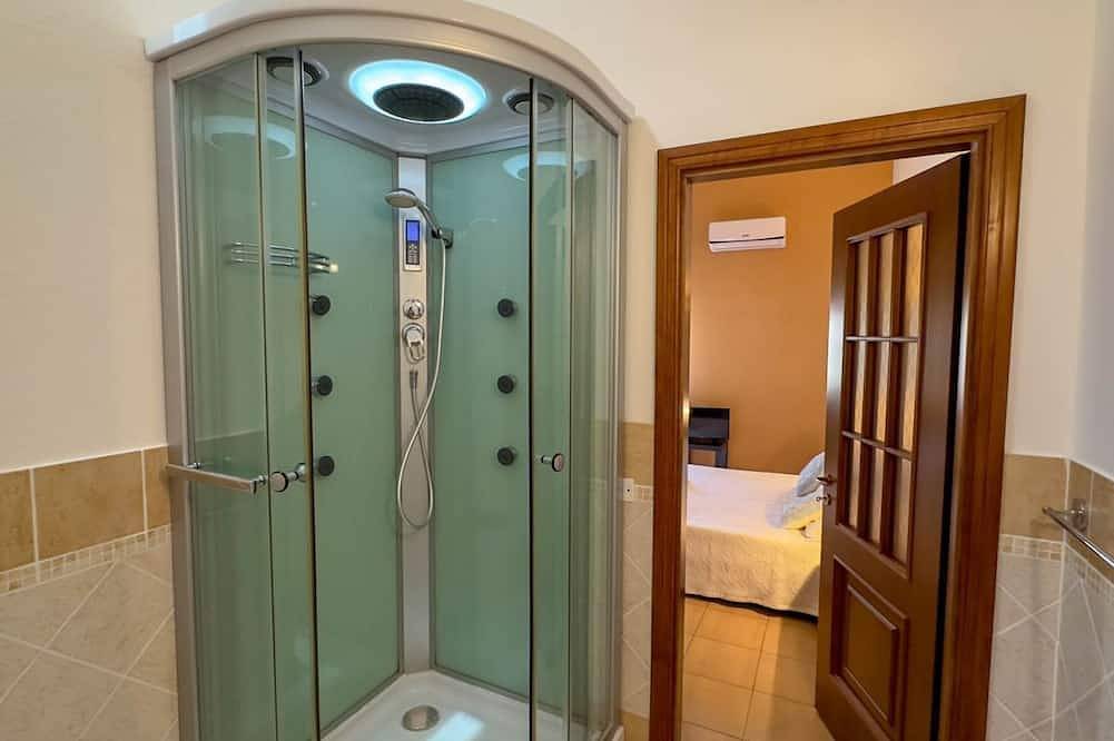 Entire apartment, Su Recreu 'E Mare 303- Double room in Bosa Marina, Planargia