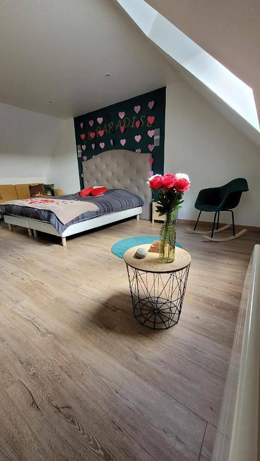 Location de vacances pour 2 personnes, avec terrasse et jacuzzi dans Ville-le-Marclet