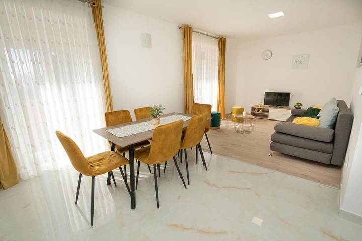 Ferienwohnung für 6 Personen, mit Ausblick und Terrasse - 1