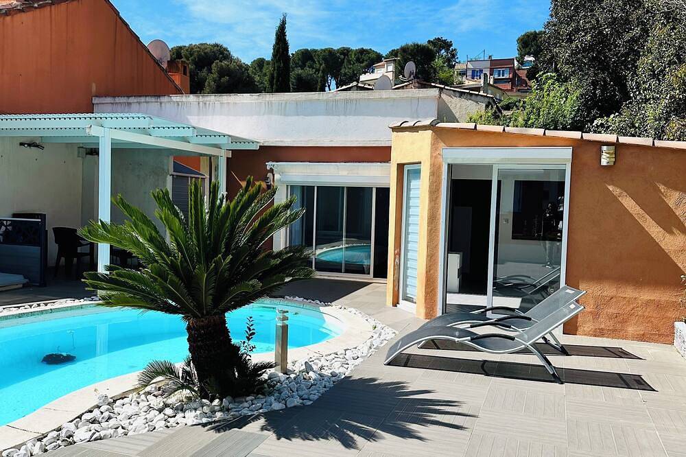 Villa with pool 200 m from the beach in Carry-le-Rouet, Istres und Umgebung