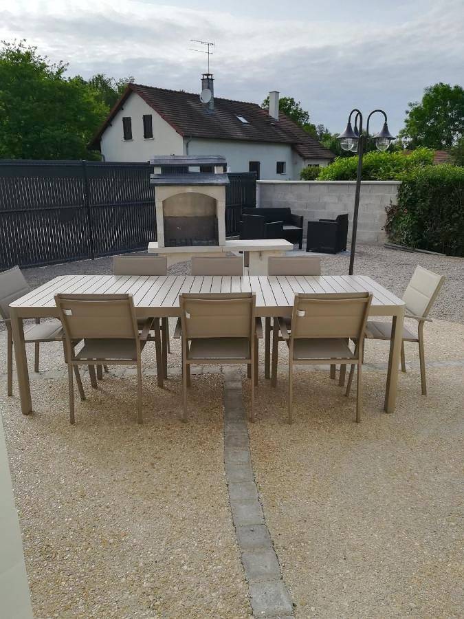 Location de vacances pour 8 personnes, avec Terrasse ainsi que Jardin et Vue dans Port Dienville (Lac d'Amance)