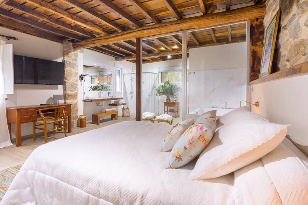 A Palleira, amplia suite al lado del río. in A Pobra do Caramiñal, Rías Baixas