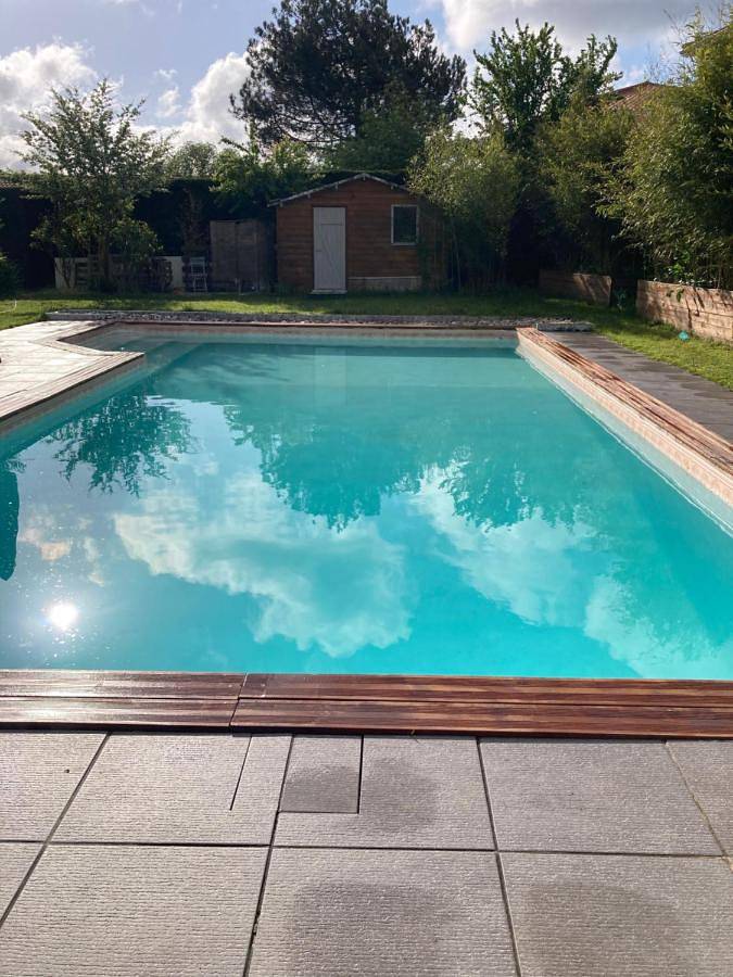 Cottage pour 4 personnes, avec vue et terrasse ainsi que piscine et jardin à Gragnague