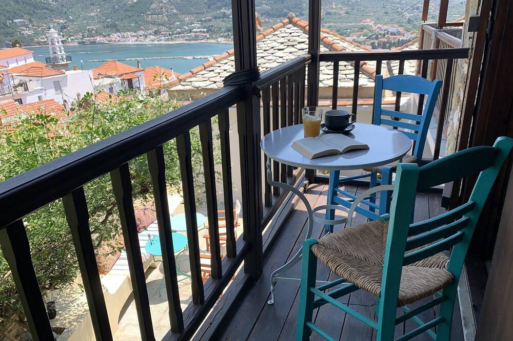 Agapi Kyria Florenz künstlerisch, geräumig, geschmackvoll, luxuriös, ruhig, Meerblick in Skopelos Stadt, Sporaden