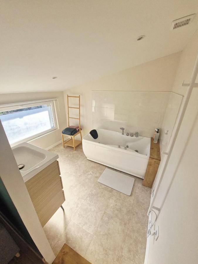 Gîte pour 2 personnes, avec jacuzzi à Burlats - 2