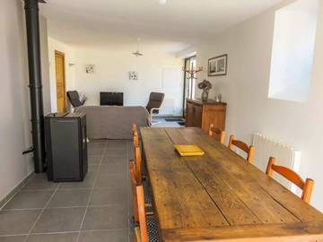 Location De Vacances pour 8 Personnes dans Sainte-Colombe-de-Peyre, L'Aubrac, Photo 2