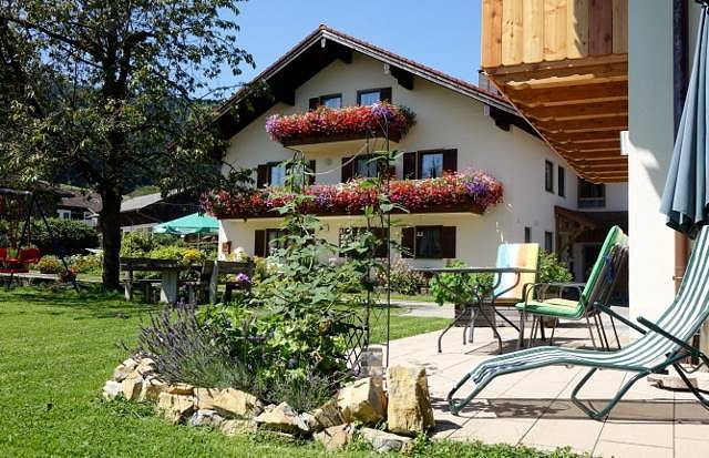 Ferienwohnung für 2 Personen, mit Balkon und Terrasse sowie Garten