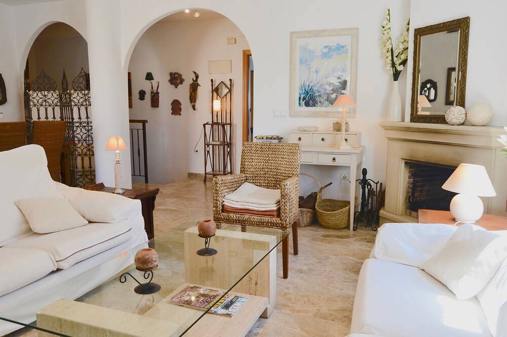 Vacaciones Inolvidables!!!Preciosa Villa Con Piscina Y Todas Las Comodidades. in Muchamiel, Costa Blanca