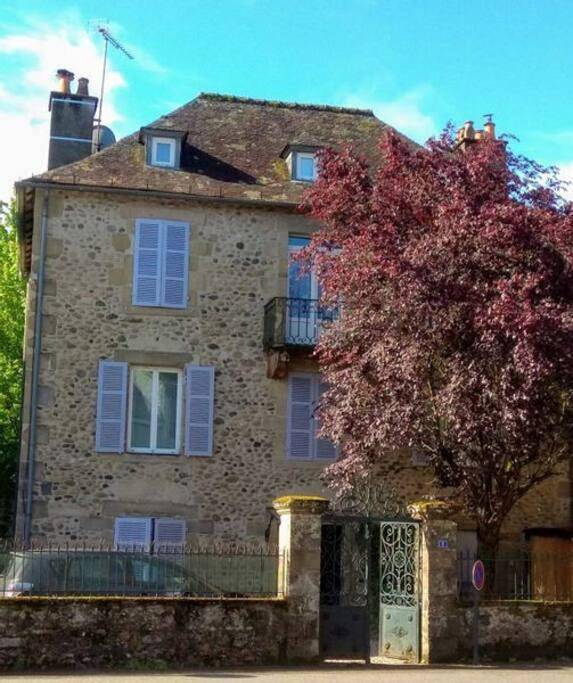 Location de vacances pour 9 personnes, avec jardin à Beaulieu-sur-Dordogne - 2