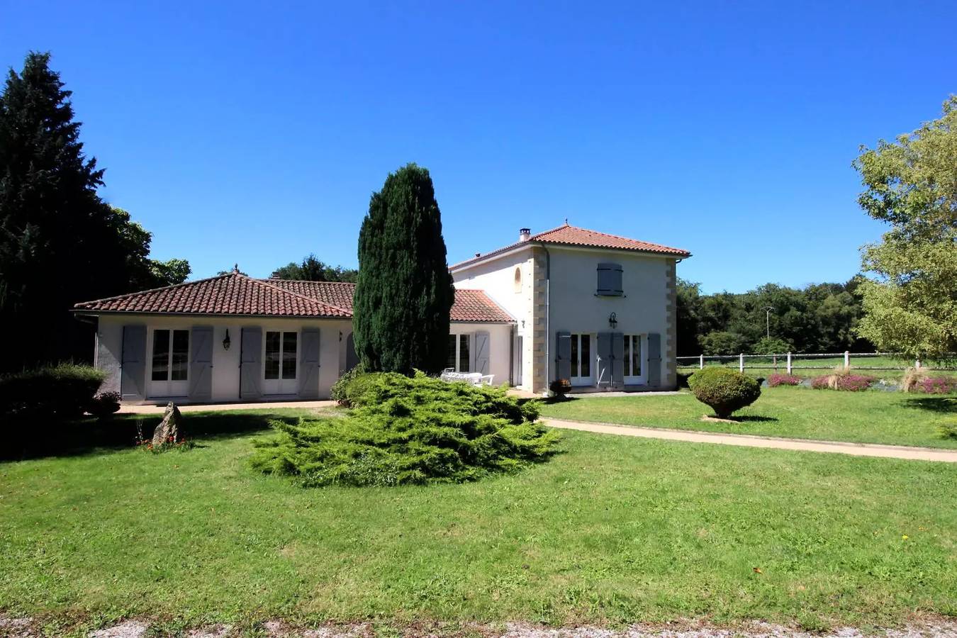 Gite de France 6 Personen in Ambazac, Limoges und Umgebung