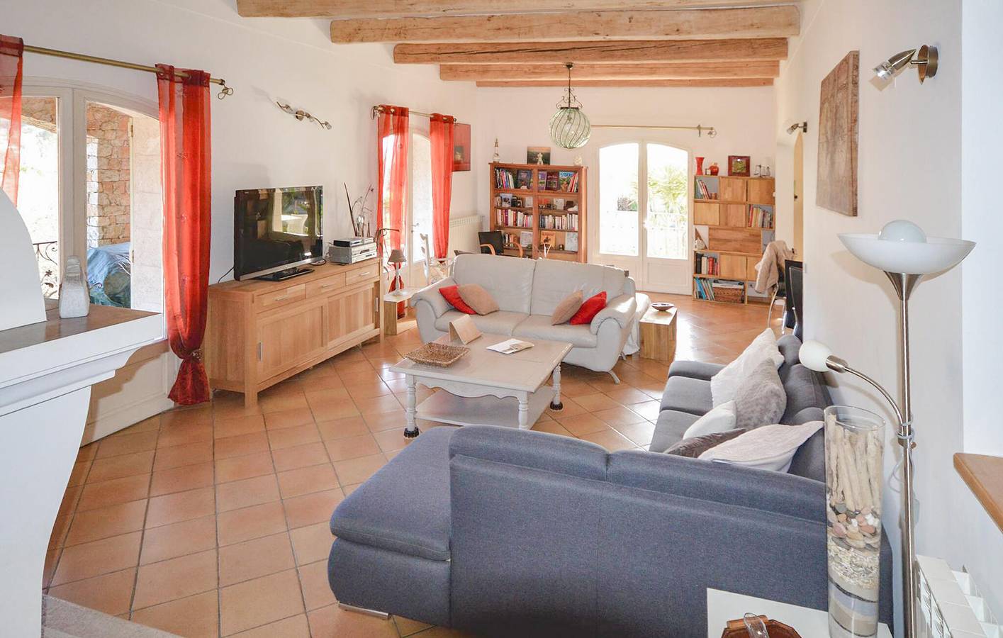 Cozy Apartment with Pool, Terrace & WiFi - Solliès-Pont in Solliès-Toucas, Toulon region