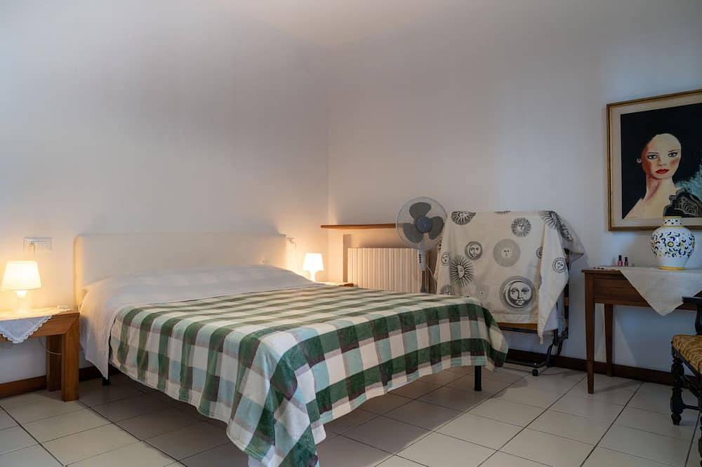 Appartamento intero, Bellissimo appartamento per 7 ospiti con Wifi, Tv, balcone e animali ammessi in Montesilvano Marina, Montesilvano