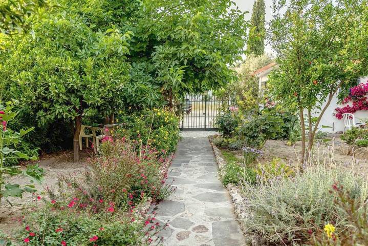 Ferienhaus für 2 Personen, mit Balkon und Terrasse sowie Garten und Pool in Archangelos - 4