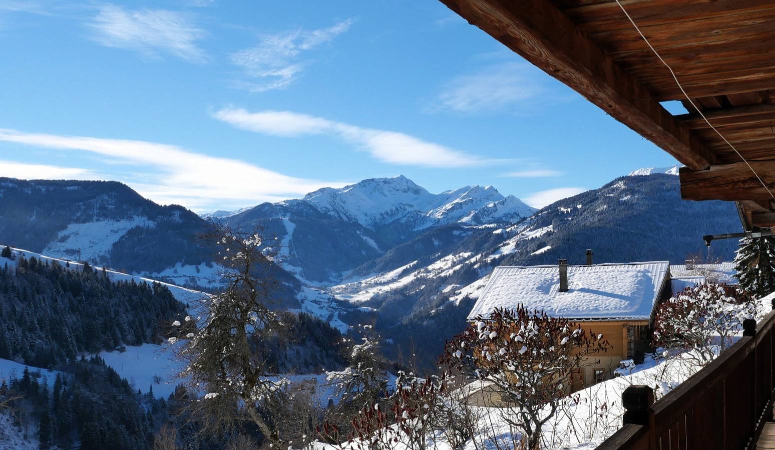 Chambres d'hôtes La ferme d'Hauteluce - Chambre d'hôtes "Outray" - Terrasse et vue in Hauteluce, Région d'Albertville