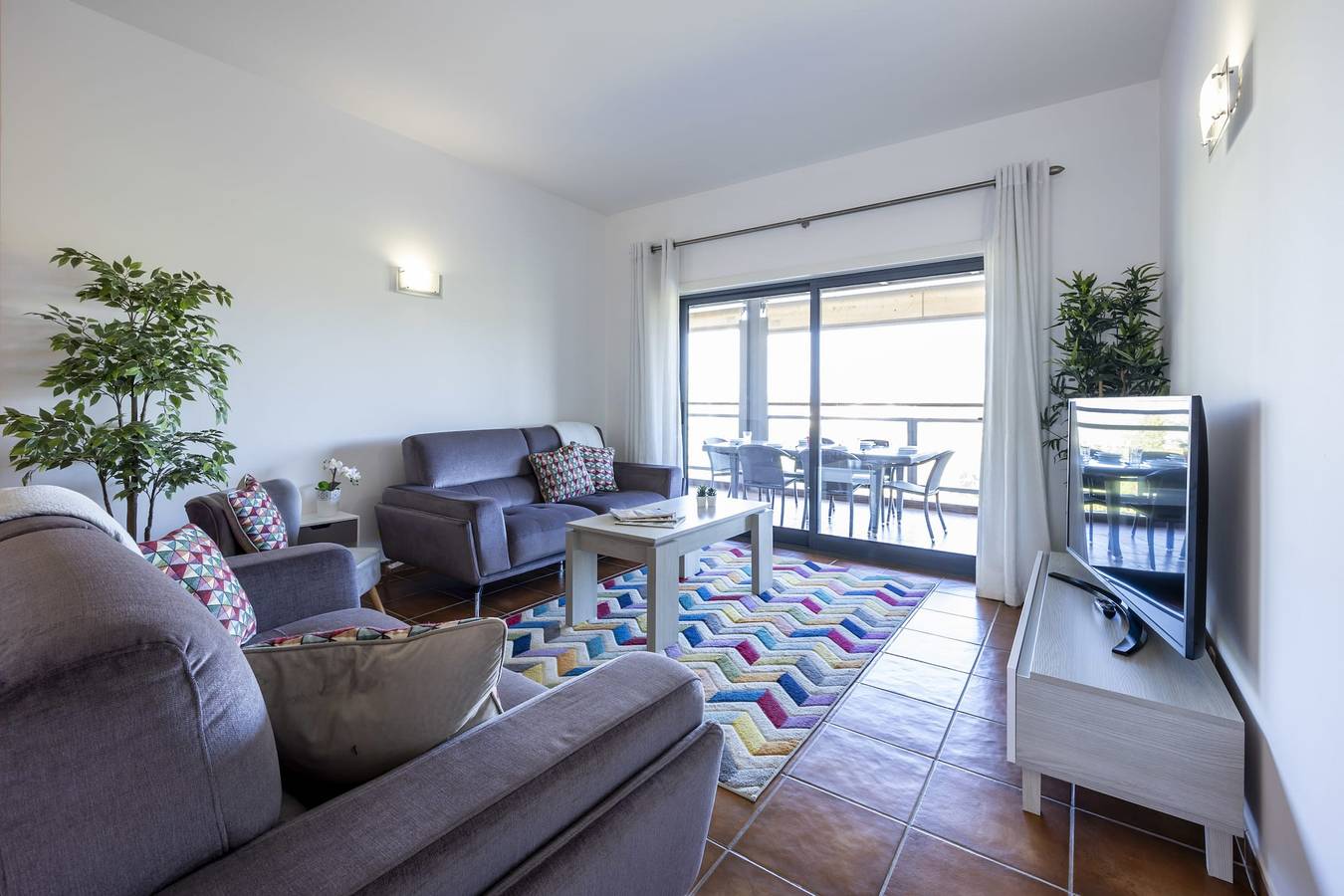 Apartamento entero, Apartamento de vacaciones para 6 personas con balcón in São Sebastião, Lagos
