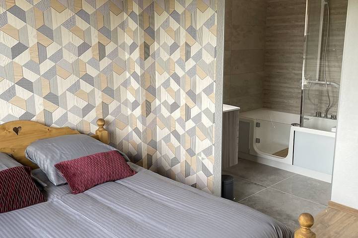 Gîte pour 7 personnes, avec balcon ainsi que jacuzzi et jardin à Montperreux - 3