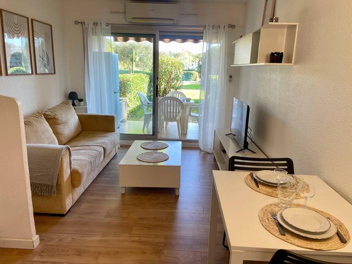 Maison de vacances pour 2 personnes, avec piscine et terrasse, adapté aux familles à Antibes
