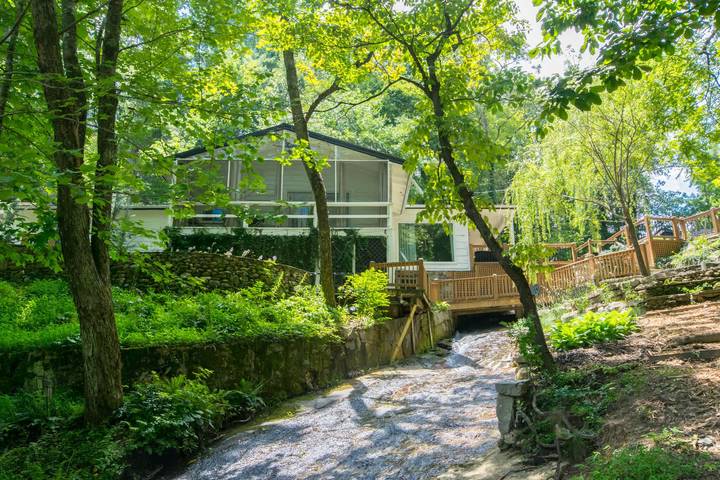 Vacation home for 8 people, with terrace and yard in North Carolina