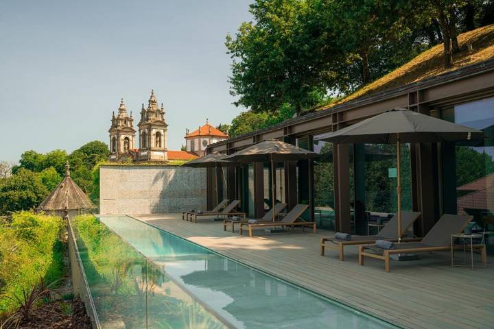 Hôtel pour 2 personnes, avec piscine ainsi que sauna et terrasse