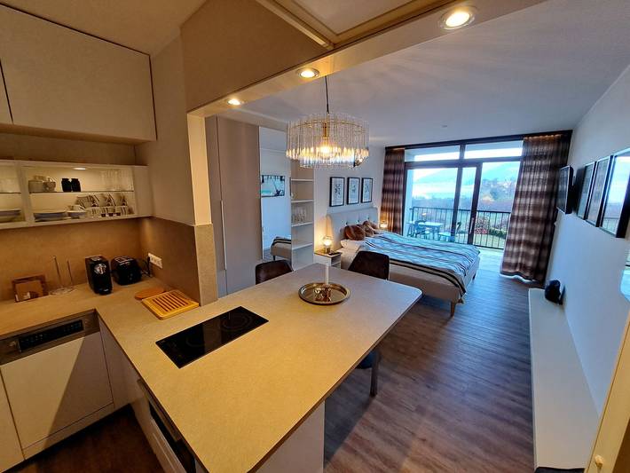 Ferienwohnung für 2 Personen, mit Balkon und Garten sowie Seeblick in Villach
