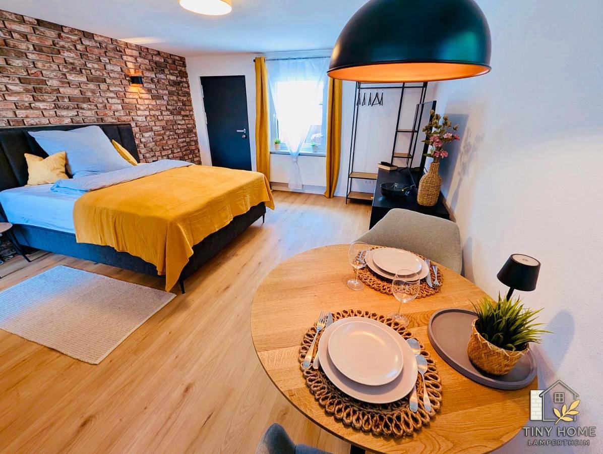 Ganze Wohnung, One-Bedroom Apartment in Lampertheim, Bergstraße