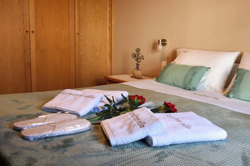 Manolitos villa resort and spa with jacuzzi and private parking in Episkopi, Iraklio-Heraklion und Umgebung