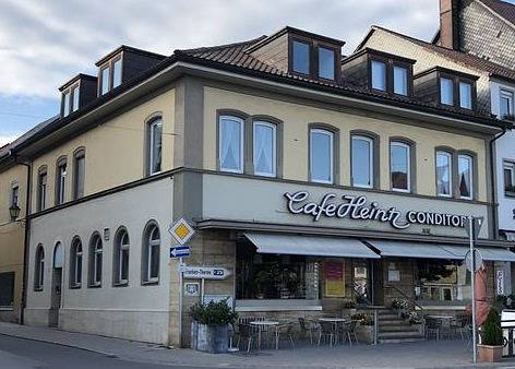 Ferienhaus für 8 Personen, mit Terrasse und Balkon/Terrasse - 1