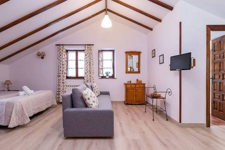 Entire apartment, San Telmo estudio - beach and nature in Santillana del Mar, Cantabrian Coast