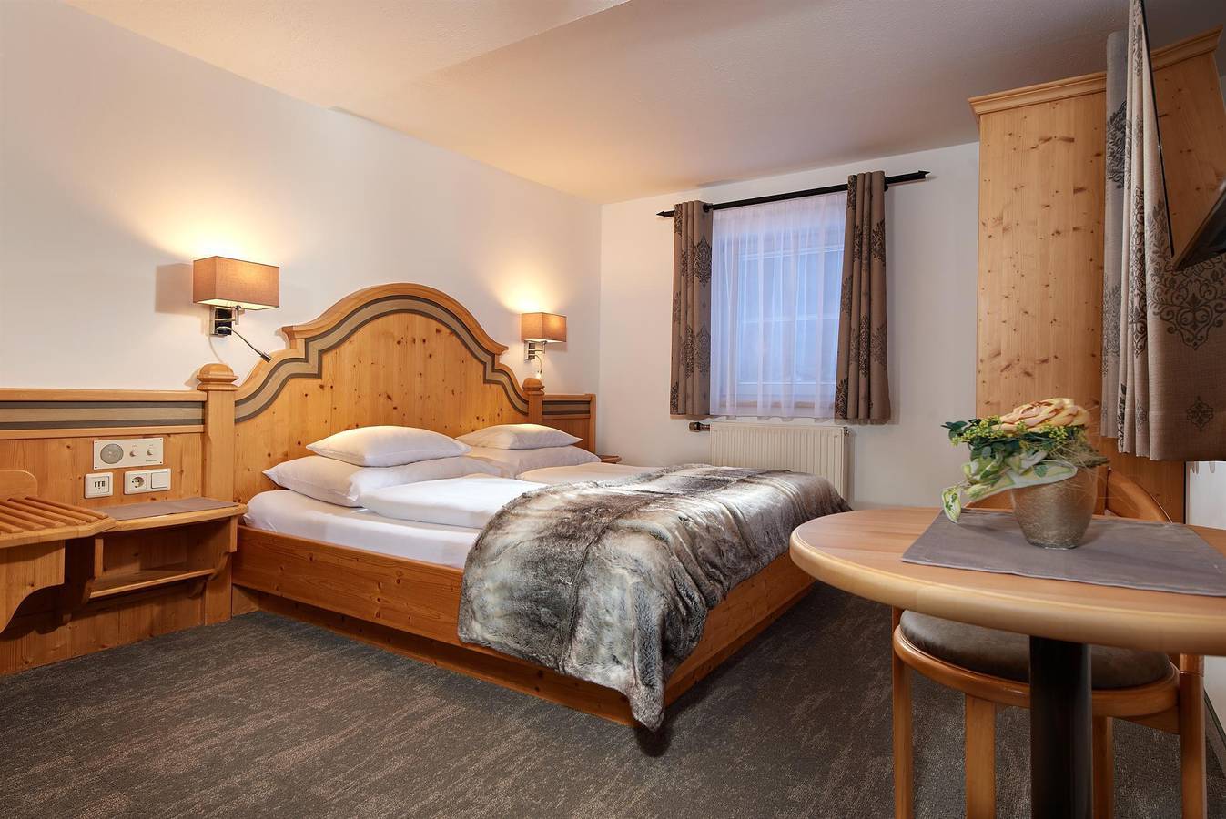 Doppelzimmer Komfort mit Dusche, Wc in Flachau, Ski Amadé