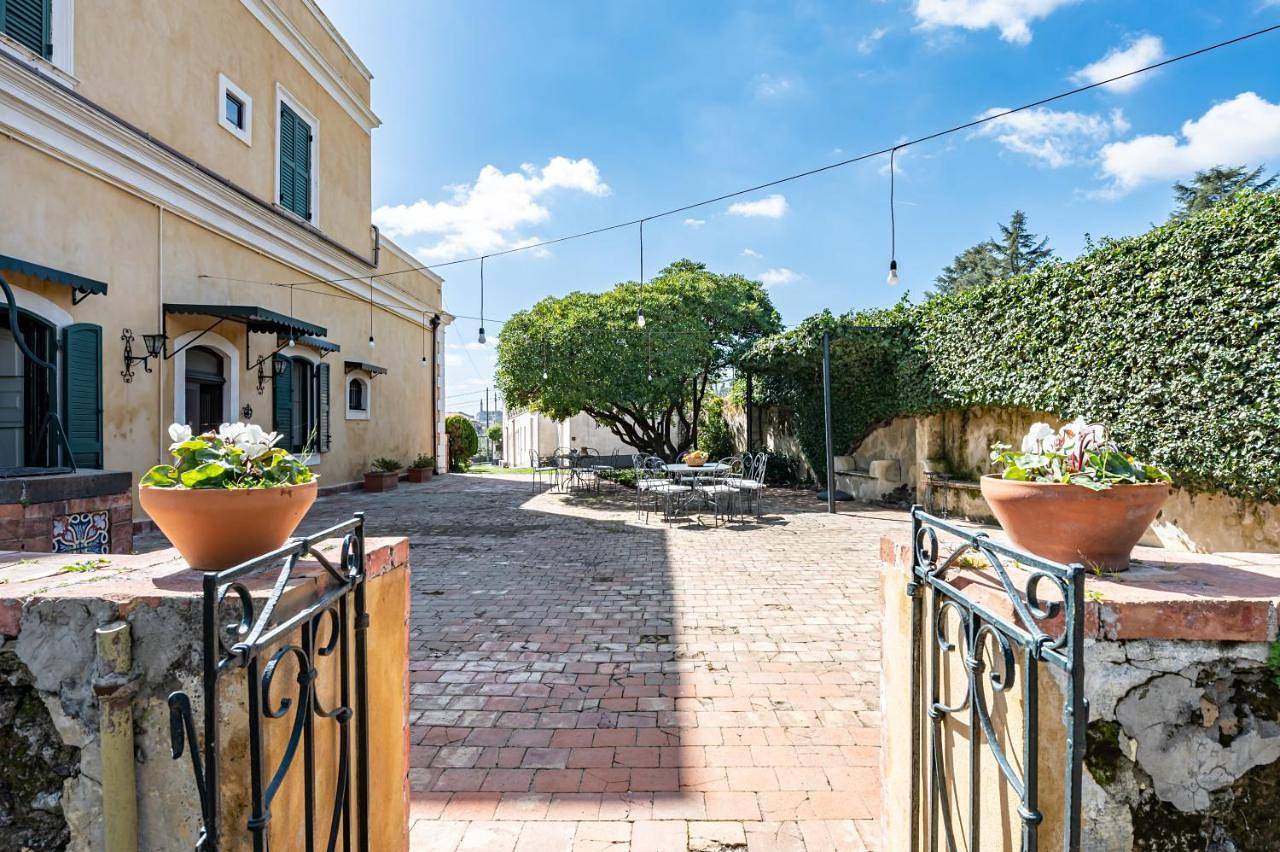 Guesthost - Villa Ninina in the Heart of Etna Park in Trecastagni, Etna