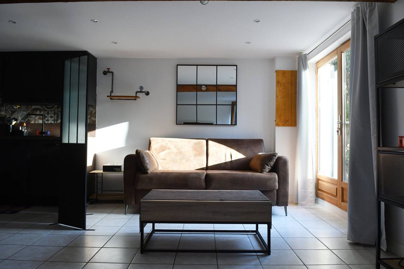 Gîte Le Factory - Les Bergeronnettes, piscine et jardin in Bergerac, Périgord Pourpre