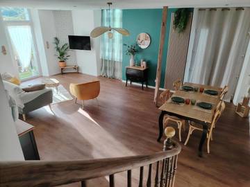 Gîte pour 4 personnes, avec vue et terrasse dans Sarrouilles