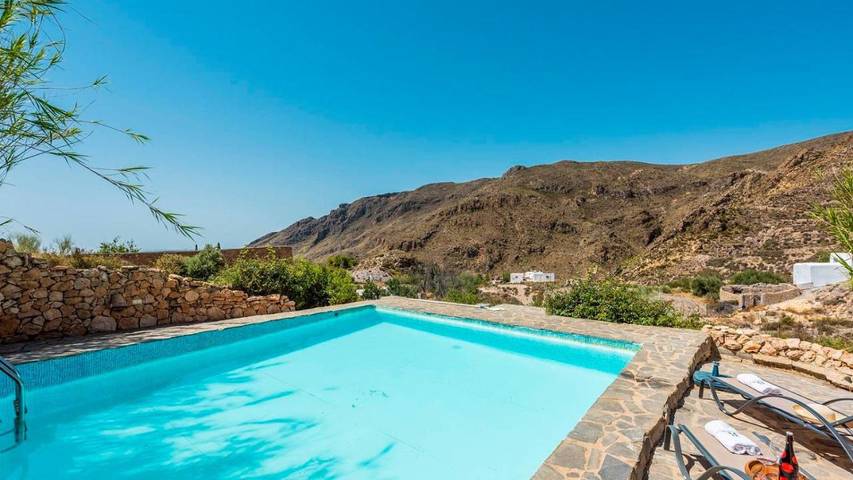 Casa rural para 6 personas, con jardín además de terraza y piscina en Níjar - 2