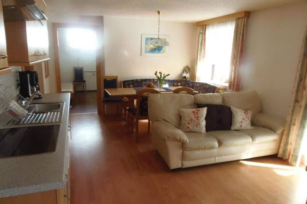 Schattaugut : Apartment with Garden View in Eben im Pongau, Tennengau