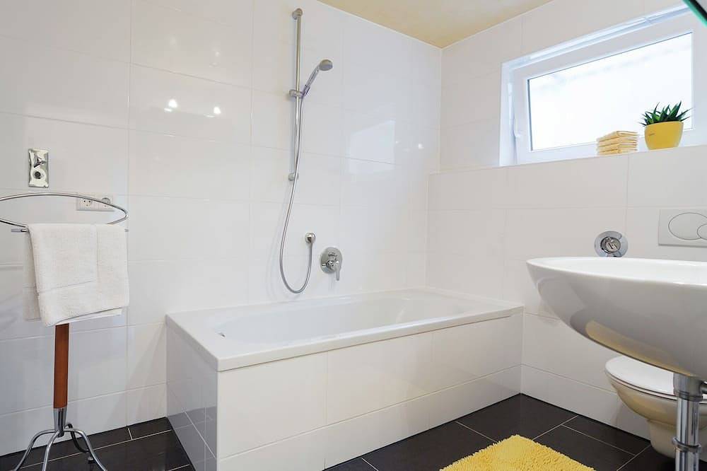 Ganze Wohnung, Ferienhaus in Markdorf mit Pool in Markdorf, Region Bodensee-Oberschwaben
