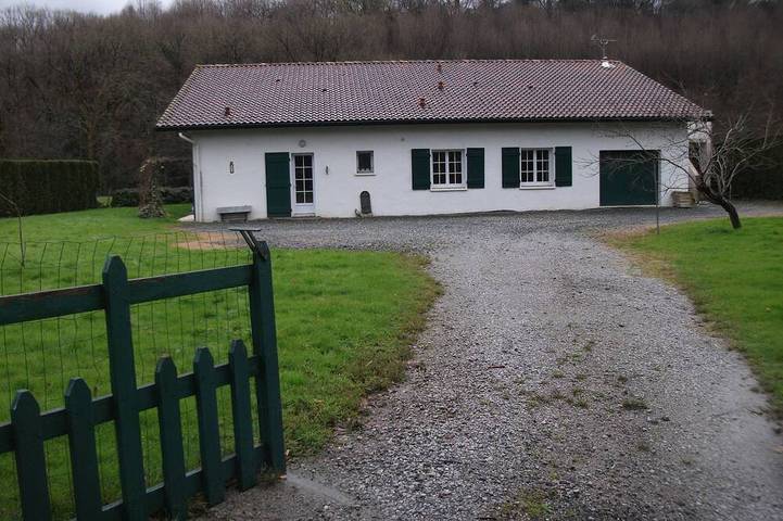 Location de vacances pour 8 personnes, avec Jardin à Souraïde