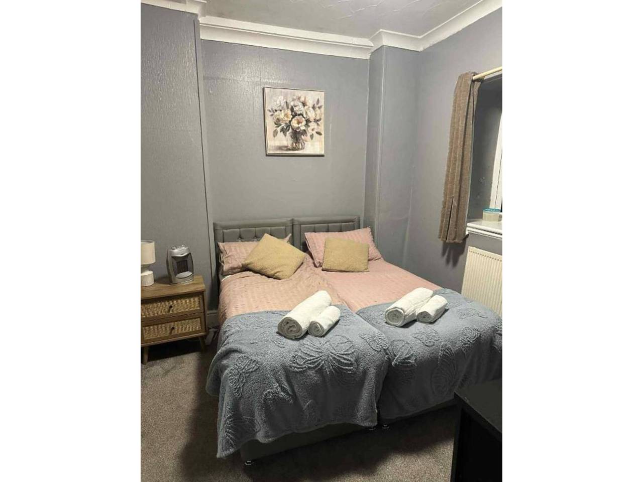 Entire apartment, Standard Twin Room - Shared in Brecon Beacons