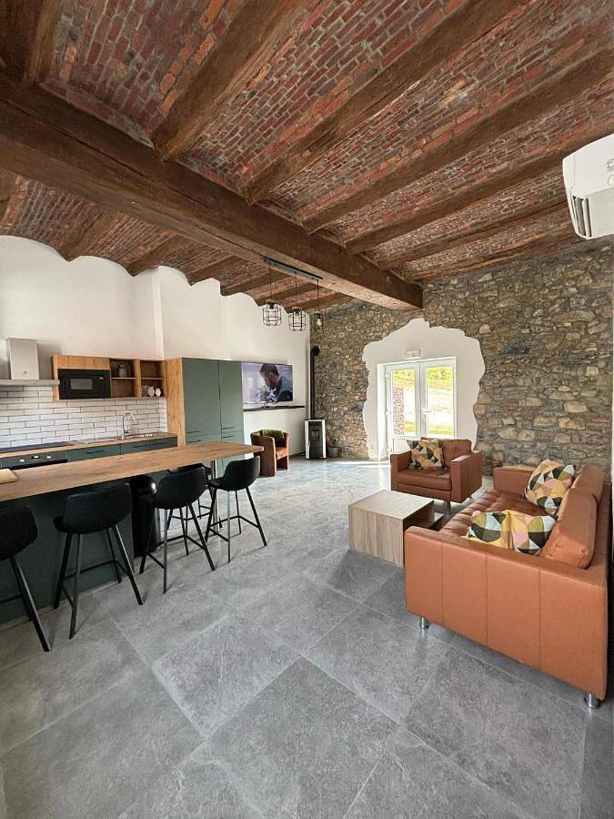 Location de vacances pour 6 personnes, avec vue ainsi que terrasse et jardin à Binche - 2