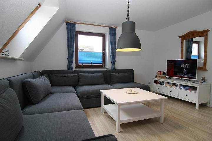 Ganze Wohnung, Großzügige 4-Zimmer-Ferienwohnung in einem Wohnhaus mit 2 Einheiten in Strand Hörnum, Hörnum