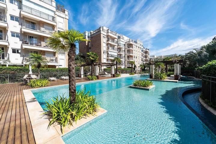 Casas e apartamentos de temporada para 4 pessoas, com jacuzzi e balcão e ainda sauna em Morumbi