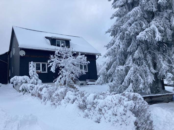 Ferienhaus für 6 Personen, mit Balkon und Terrasse sowie Garten und Ausblick